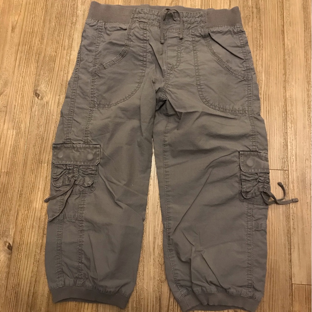 Charcoal gray cargo capris